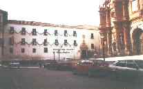 Bild: Placa in Guadix mit Kathedrale und Rathaus Bild: Placa in Guadix mit Kathedrale und Rathaus